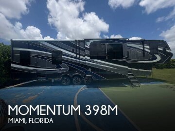 2021 Grand Design Momentum