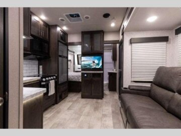 2021 Grand Design Momentum
