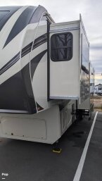 Thumbnail Photo 4 for 2021 Grand Design Solitude 380FL
