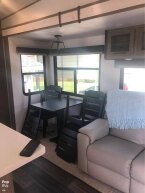 Thumbnail Photo 5 for 2021 Heartland Elkridge