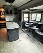 Thumbnail Photo 5 for 2021 JAYCO Pinnacle 36SSWS