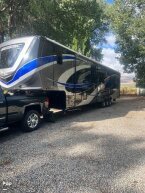 Thumbnail Photo 2 for 2021 JAYCO Seismic