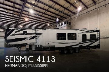 2021 JAYCO Seismic 4113