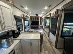 Thumbnail Photo 6 for 2021 KZ Durango Gold