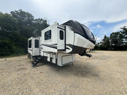 Photo 1 for 2021 Keystone Alpine 3700FL