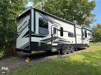 Thumbnail Photo 3 for 2021 Keystone Raptor 423