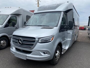 2021 Leisure Travel Vans Unity