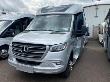 2021 Leisure Travel Vans Unity