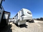 Thumbnail Photo 2 for 2021 Palomino Columbus