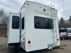 Thumbnail Photo 2 for 2021 Palomino Columbus