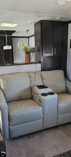 Thumbnail Photo 4 for 2021 Palomino Columbus