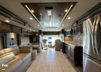 Thumbnail Photo 4 for 2021 Tiffin Allegro Red