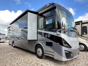 2021 Tiffin Phaeton 40 IH