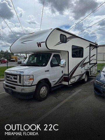 2021 Winnebago Outlook 22C