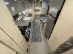 Thumbnail Photo 4 for 2022 Airstream Flying Cloud