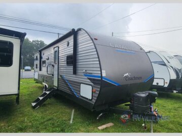 2022 Coachmen Catalina 303QBCK
