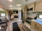 Thumbnail Photo 5 for 2022 Coachmen Catalina 303QBCK