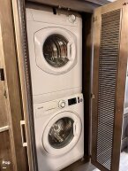 Thumbnail Photo 6 for 2022 Coachmen Mirada 32LS
