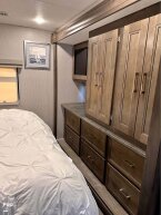 Thumbnail Photo 4 for 2022 Coachmen Mirada 32LS