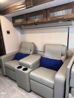 Thumbnail Photo 2 for 2022 Coachmen Mirada 32LS
