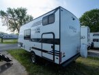 Thumbnail Photo 3 for 2022 Dutchmen Kodiak
