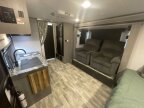 Thumbnail Photo 4 for 2022 Dutchmen Kodiak