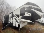 Thumbnail Photo 2 for 2022 Dutchmen Voltage