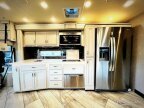 Thumbnail Photo 6 for 2022 Fleetwood Discovery 38K