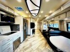Thumbnail Photo 4 for 2022 Fleetwood Discovery 38K