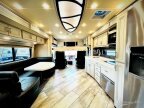 Thumbnail Photo 5 for 2022 Fleetwood Discovery 38K