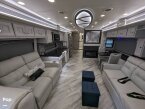 Thumbnail Photo 3 for 2022 Fleetwood Discovery LXE