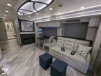 Thumbnail Photo 6 for 2022 Fleetwood Discovery LXE