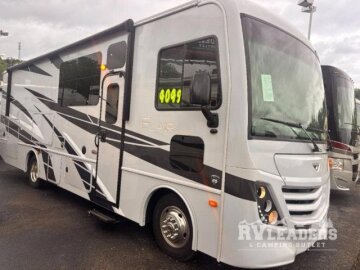 2022 Fleetwood Flair 29M