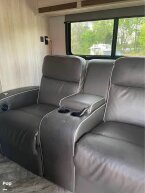 Thumbnail Photo 3 for 2022 Forest River Sunseeker 2400B