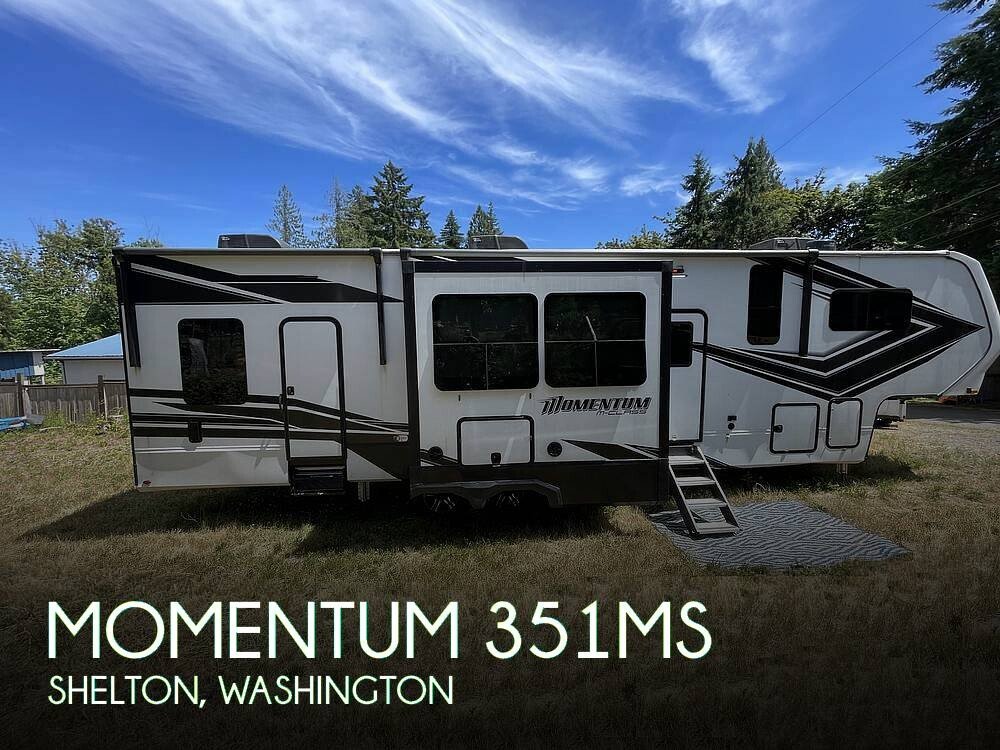 2022 Grand Design Momentum