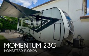 2022 Grand Design Momentum