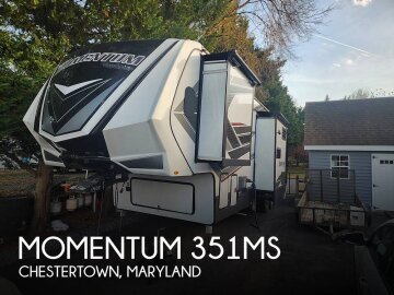 2022 Grand Design Momentum