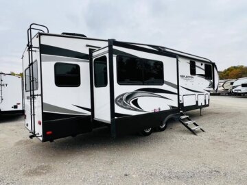 2022 Grand Design Reflection