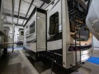 Thumbnail Photo 3 for 2022 JAYCO Pinnacle