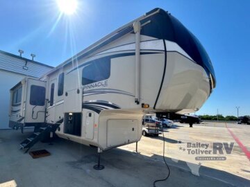 2022 JAYCO Pinnacle
