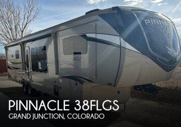 2022 JAYCO Pinnacle