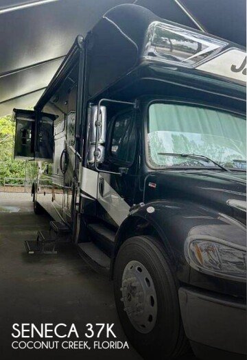 2022 JAYCO Seneca 37K