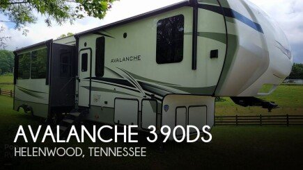 Photo 1 for 2022 Keystone Avalanche 390DS