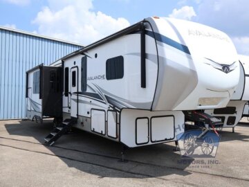 2022 Keystone Avalanche 338GK