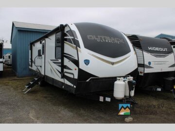 New 2022 Keystone Outback