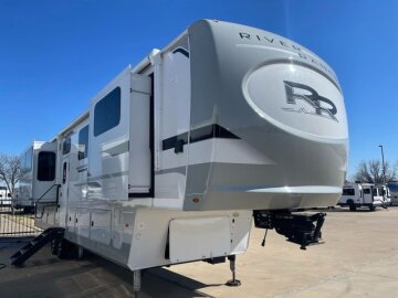 2022 Palomino Columbus