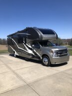 Thumbnail Photo 4 for 2022 Thor Magnitude SV34 for Sale by Owner