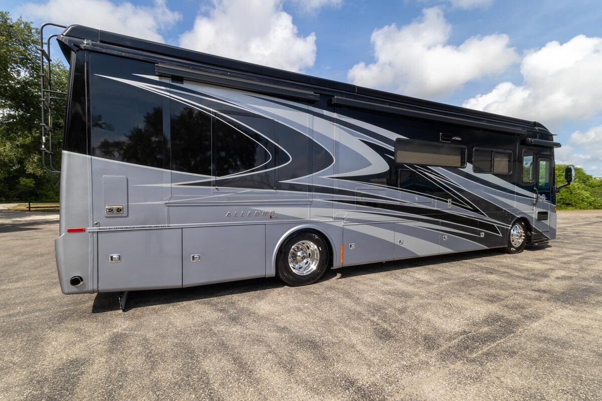 2022 Tiffin Allegro Red 37PA