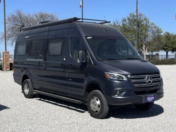 2022 Winnebago Boldt