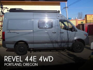 2022 Winnebago Revel 44E